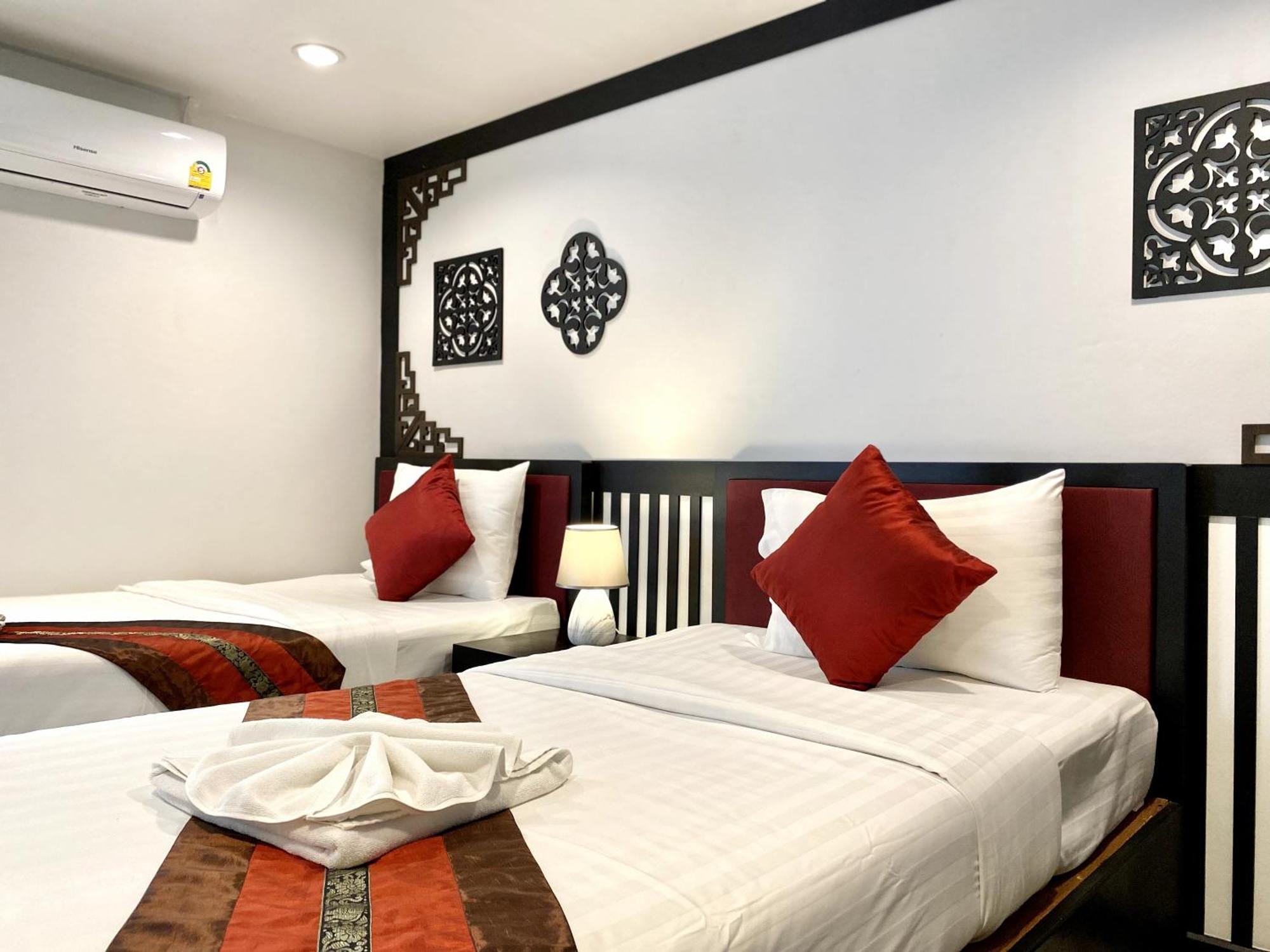 Sunray Beach Hotel Patong Exterior photo